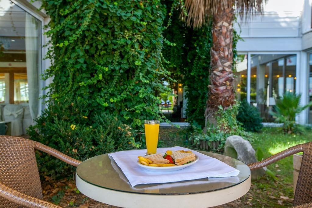 Hotel Theoxenia Anex Mesolóngion Екстериор снимка